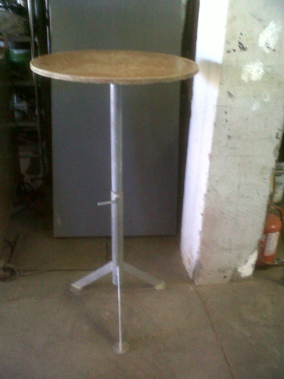 cocktail-table--90cm